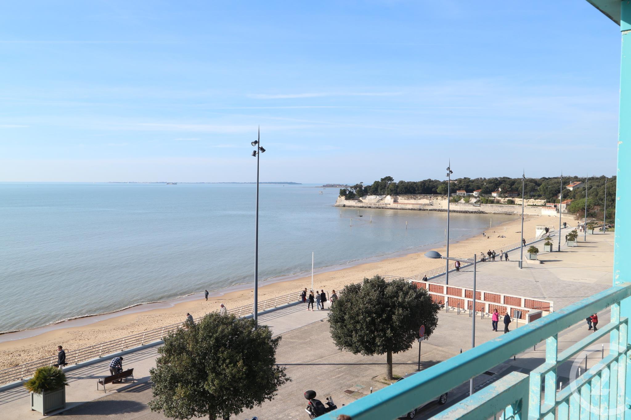 Appartement F2 à louer - 2 pièces - 38 m2 - FOURAS - 17 - POITOU-CHARENTES