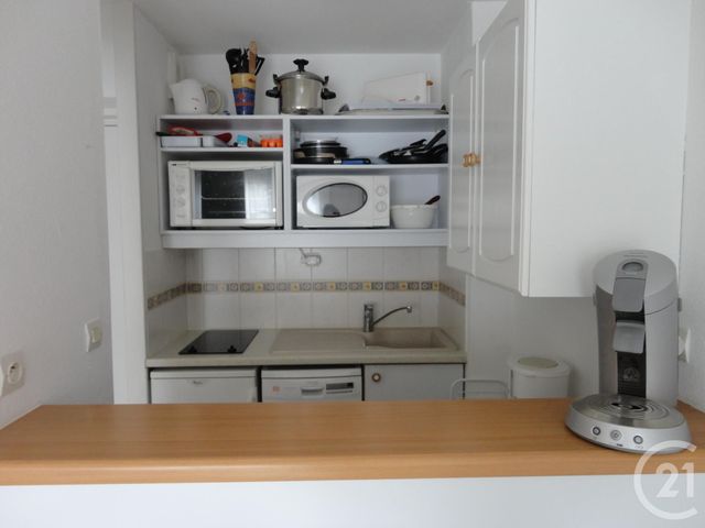 Appartement F2 à louer - 2 pièces - 37.0 m2 - FOURAS - 17 - POITOU-CHARENTES - Century 21 Aunis Immo