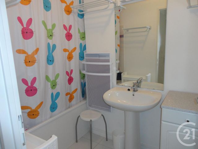 Appartement F2 à louer - 2 pièces - 37.0 m2 - FOURAS - 17 - POITOU-CHARENTES - Century 21 Aunis Immo