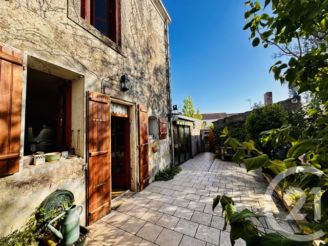 maison à vendre - 6 pièces - 130.7 m2 - FOURAS - 17 - POITOU-CHARENTES - Century 21 Aunis Immo