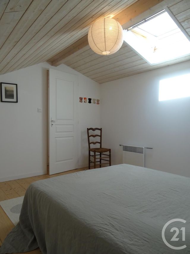 Afficher la photo en grand Appartement Duplex à vendre - 3 pièces - 51.09 m2 - FOURAS - 17 - POITOU-CHARENTES - Century 21 Aunis Immo