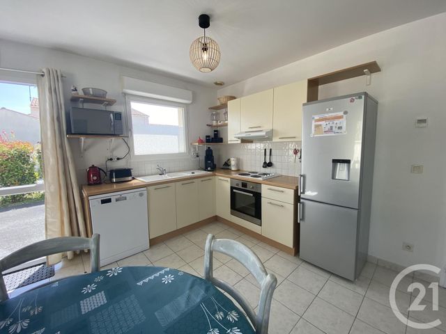 maison à louer - 4 pièces - 71.0 m2 - FOURAS - 17 - POITOU-CHARENTES - Century 21 Aunis Immo