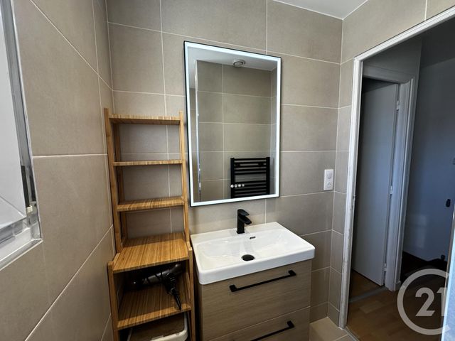 maison à louer - 5 pièces - 77.0 m2 - FOURAS - 17 - POITOU-CHARENTES - Century 21 Aunis Immo