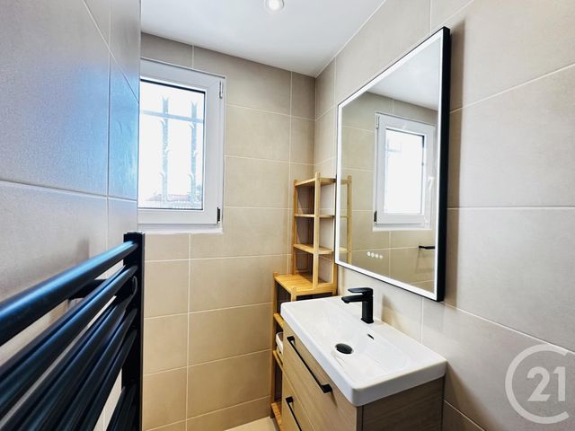 maison à louer - 5 pièces - 77.0 m2 - FOURAS - 17 - POITOU-CHARENTES - Century 21 Aunis Immo