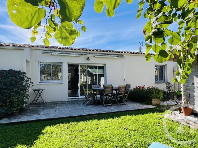 maison à vendre - 5 pièces - 113.6 m2 - ST LAURENT DE LA PREE - 17 - POITOU-CHARENTES - Century 21 Aunis Immo