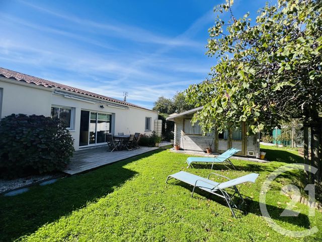 maison à vendre - 5 pièces - 113.6 m2 - ST LAURENT DE LA PREE - 17 - POITOU-CHARENTES - Century 21 Aunis Immo