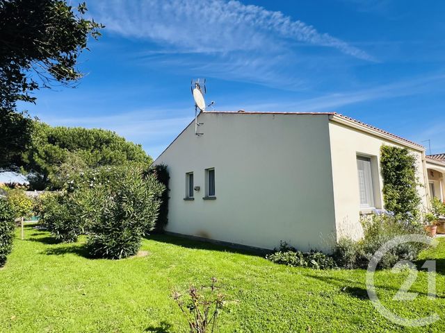 maison à vendre - 5 pièces - 113.6 m2 - ST LAURENT DE LA PREE - 17 - POITOU-CHARENTES - Century 21 Aunis Immo