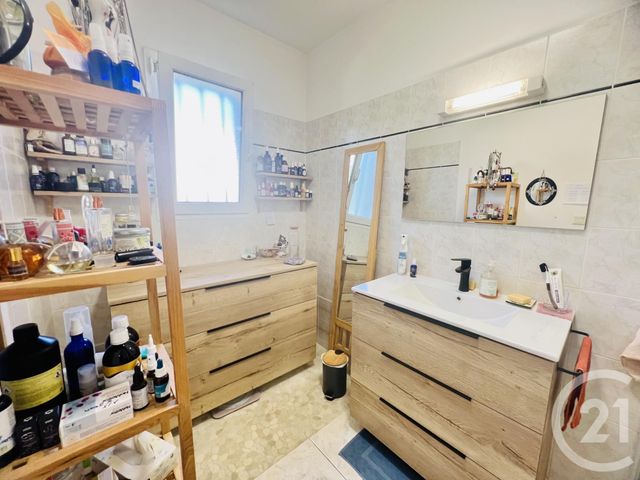 maison à vendre - 5 pièces - 113.6 m2 - ST LAURENT DE LA PREE - 17 - POITOU-CHARENTES - Century 21 Aunis Immo