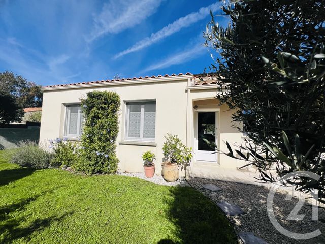 maison à vendre - 5 pièces - 113.6 m2 - ST LAURENT DE LA PREE - 17 - POITOU-CHARENTES - Century 21 Aunis Immo