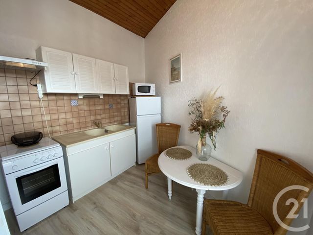 Appartement T2 à louer - 2 pièces - 32.0 m2 - FOURAS - 17 - POITOU-CHARENTES - Century 21 Aunis Immo