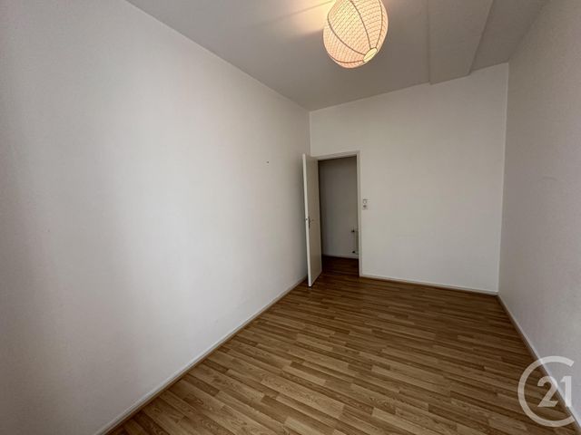 Appartement T4 à louer - 4 pièces - 95.76 m2 - ROCHEFORT - 17 - POITOU-CHARENTES - Century 21 Aunis Immo