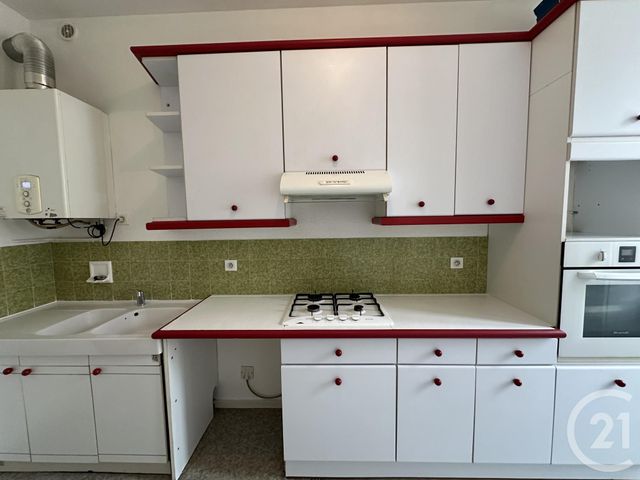 Appartement T4 à louer - 4 pièces - 95.76 m2 - ROCHEFORT - 17 - POITOU-CHARENTES - Century 21 Aunis Immo