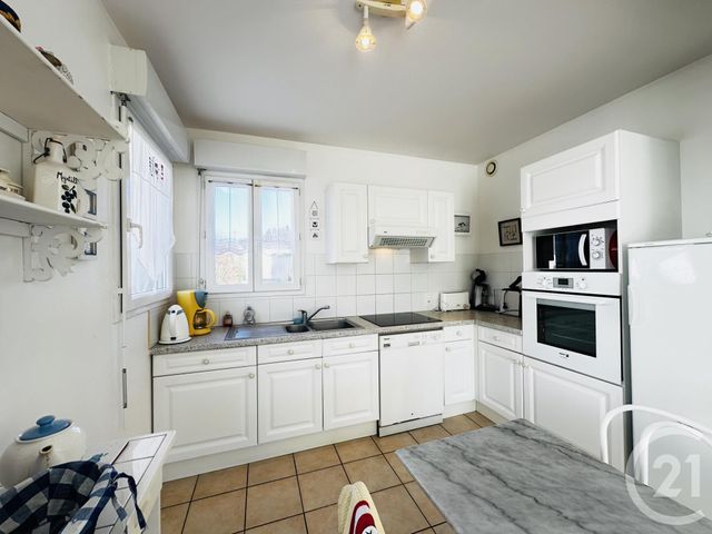 maison à louer - 5 pièces - 80.0 m2 - FOURAS - 17 - POITOU-CHARENTES - Century 21 Aunis Immo