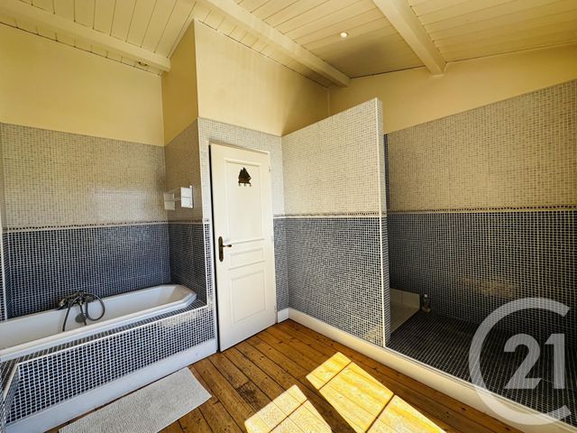 maison à louer - 6 pièces - 170.0 m2 - FOURAS - 17 - POITOU-CHARENTES - Century 21 Aunis Immo