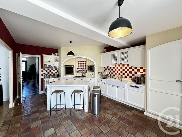 maison à louer - 6 pièces - 170.0 m2 - FOURAS - 17 - POITOU-CHARENTES - Century 21 Aunis Immo