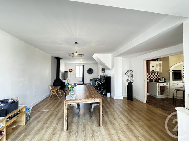 maison à louer - 6 pièces - 170.0 m2 - FOURAS - 17 - POITOU-CHARENTES - Century 21 Aunis Immo