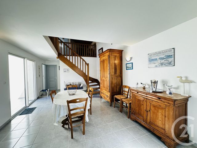 maison à louer - 5 pièces - 120.0 m2 - FOURAS - 17 - POITOU-CHARENTES - Century 21 Aunis Immo