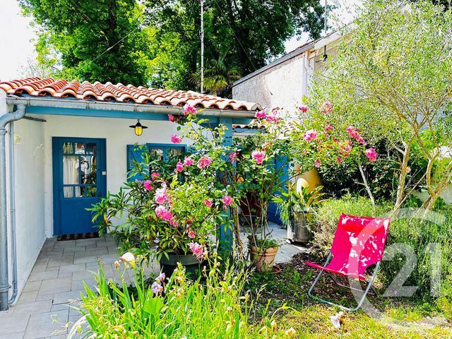 maison à louer - 2 pièces - 21.0 m2 - FOURAS - 17 - POITOU-CHARENTES - Century 21 Aunis Immo