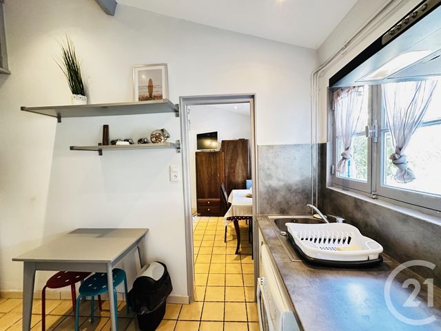 maison à louer - 1 pièce - 21.0 m2 - FOURAS - 17 - POITOU-CHARENTES - Century 21 Aunis Immo