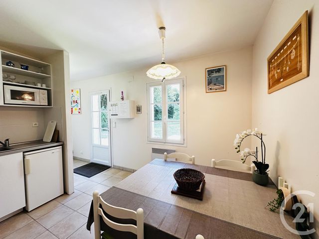 Appartement à louer - 3 pièces - 35.0 m2 - FOURAS - 17 - POITOU-CHARENTES - Century 21 Aunis Immo