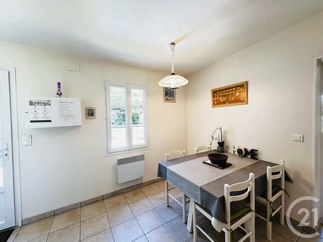 Appartement à louer - 3 pièces - 35.0 m2 - FOURAS - 17 - POITOU-CHARENTES - Century 21 Aunis Immo