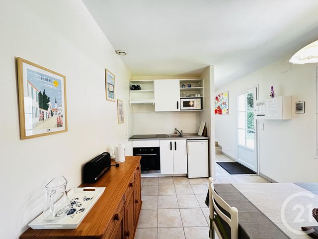 Appartement à louer - 3 pièces - 35.0 m2 - FOURAS - 17 - POITOU-CHARENTES - Century 21 Aunis Immo