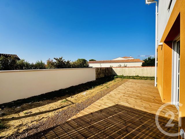 Appartement F3 à vendre - 3 pièces - 62.18 m2 - FOURAS - 17 - POITOU-CHARENTES - Century 21 Aunis Immo