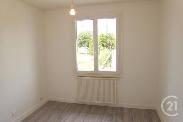 maison à louer - 5 pièces - 89.0 m2 - FOURAS - 17 - POITOU-CHARENTES - Century 21 Aunis Immo