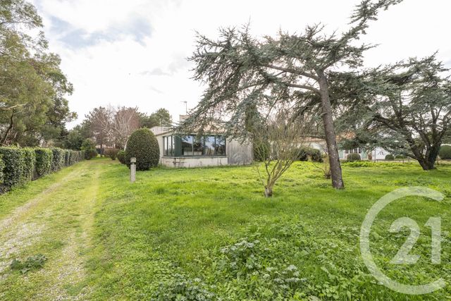 maison à vendre - 8 pièces - 265.9 m2 - FOURAS - 17 - POITOU-CHARENTES - Century 21 Aunis Immo