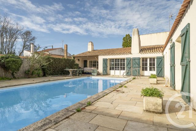 maison à vendre - 8 pièces - 265.9 m2 - FOURAS - 17 - POITOU-CHARENTES - Century 21 Aunis Immo