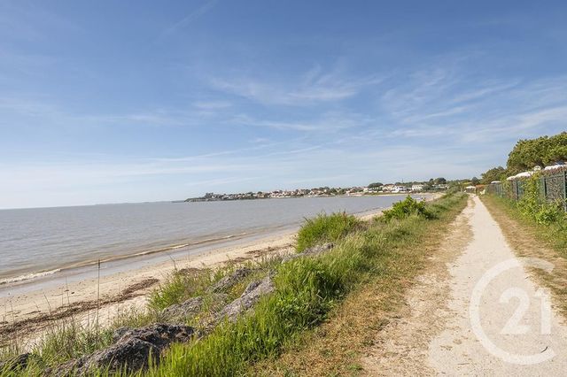 maison à vendre - 8 pièces - 265.9 m2 - FOURAS - 17 - POITOU-CHARENTES - Century 21 Aunis Immo