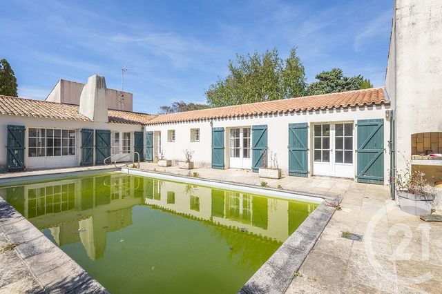 maison à vendre - 8 pièces - 265.9 m2 - FOURAS - 17 - POITOU-CHARENTES - Century 21 Aunis Immo