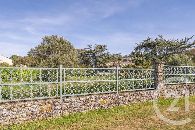 maison à vendre - 8 pièces - 265.9 m2 - FOURAS - 17 - POITOU-CHARENTES - Century 21 Aunis Immo
