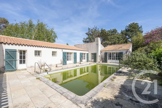 maison à vendre - 8 pièces - 265.9 m2 - FOURAS - 17 - POITOU-CHARENTES - Century 21 Aunis Immo
