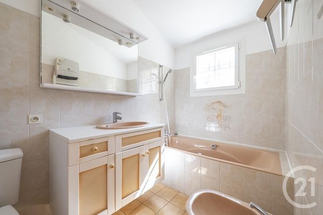 maison à vendre - 8 pièces - 265.9 m2 - FOURAS - 17 - POITOU-CHARENTES - Century 21 Aunis Immo