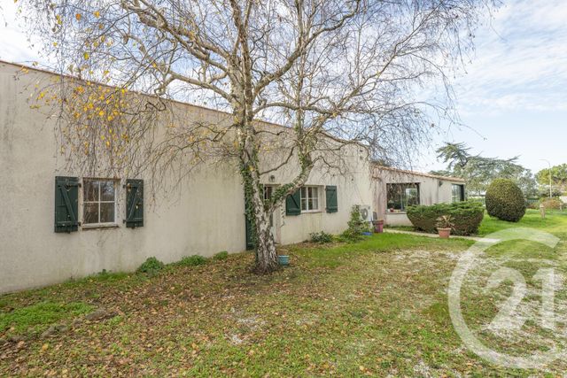 maison à vendre - 8 pièces - 265.9 m2 - FOURAS - 17 - POITOU-CHARENTES - Century 21 Aunis Immo