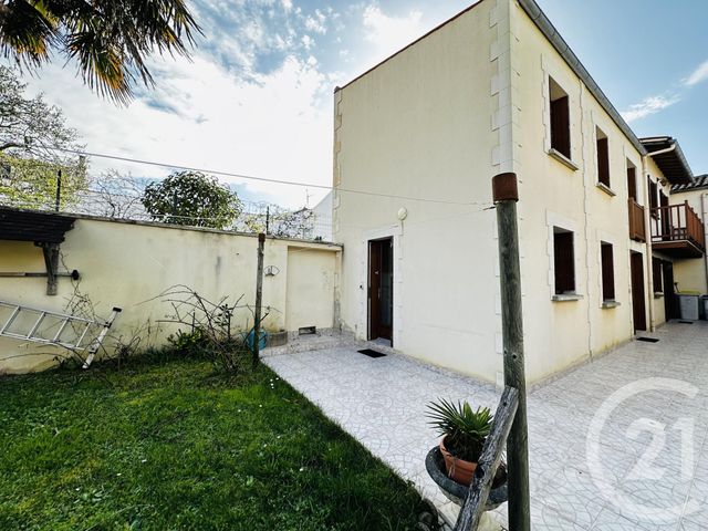 Appartement T2 à louer - 3 pièces - 49.0 m2 - FOURAS - 17 - POITOU-CHARENTES - Century 21 Aunis Immo