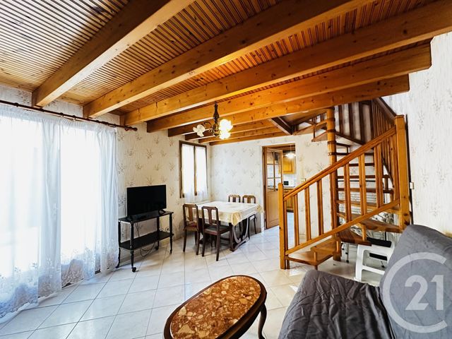 Appartement T2 à louer - 3 pièces - 49.0 m2 - FOURAS - 17 - POITOU-CHARENTES - Century 21 Aunis Immo