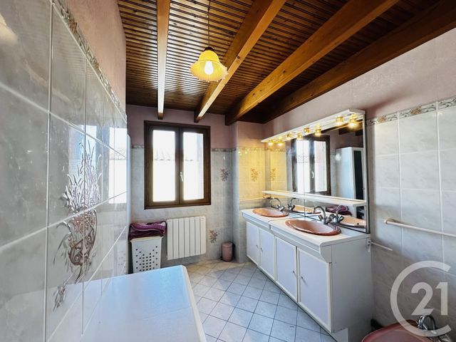 Appartement T2 à louer - 3 pièces - 49.0 m2 - FOURAS - 17 - POITOU-CHARENTES - Century 21 Aunis Immo