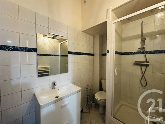 Appartement F1 à louer - 1 pièce - 25.0 m2 - ROCHEFORT - 17 - POITOU-CHARENTES - Century 21 Aunis Immo