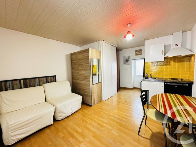 Appartement F1 à louer - 1 pièce - 24.0 m2 - TONNAY CHARENTE - 17 - POITOU-CHARENTES - Century 21 Aunis Immo