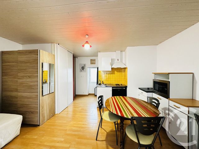 Appartement F1 à louer - 1 pièce - 24.0 m2 - TONNAY CHARENTE - 17 - POITOU-CHARENTES - Century 21 Aunis Immo