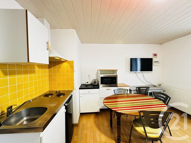 Appartement F1 à louer - 1 pièce - 24.0 m2 - TONNAY CHARENTE - 17 - POITOU-CHARENTES - Century 21 Aunis Immo