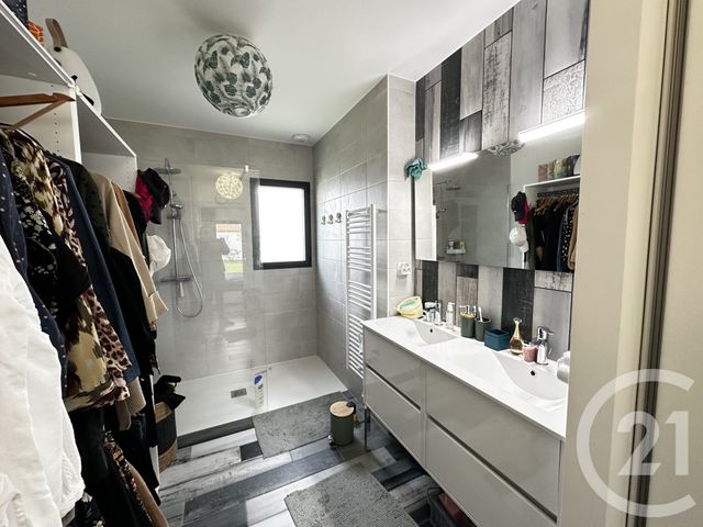 maison à louer - 5 pièces - 136.0 m2 - FOURAS - 17 - POITOU-CHARENTES - Century 21 Aunis Immo