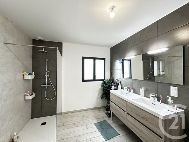 maison à louer - 5 pièces - 136.0 m2 - FOURAS - 17 - POITOU-CHARENTES - Century 21 Aunis Immo