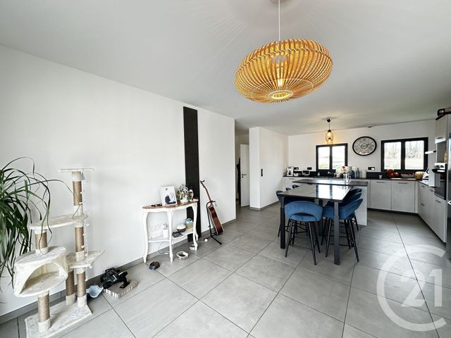 maison à louer - 5 pièces - 136.0 m2 - FOURAS - 17 - POITOU-CHARENTES - Century 21 Aunis Immo