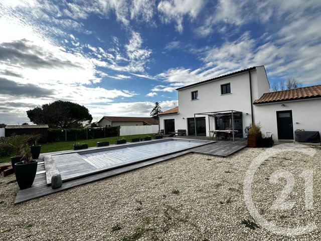 maison à louer - 5 pièces - 136.0 m2 - FOURAS - 17 - POITOU-CHARENTES - Century 21 Aunis Immo