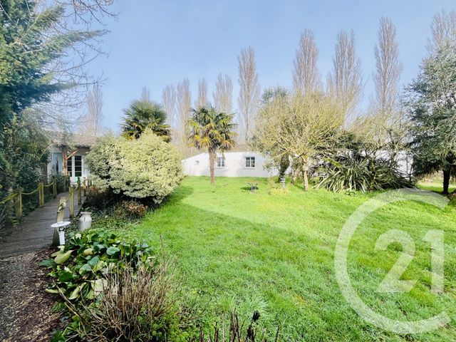 maison à vendre - 5 pièces - 162.0 m2 - ST LAURENT DE LA PREE - 17 - POITOU-CHARENTES - Century 21 Aunis Immo