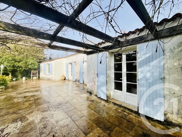 maison à vendre - 5 pièces - 162.0 m2 - ST LAURENT DE LA PREE - 17 - POITOU-CHARENTES - Century 21 Aunis Immo