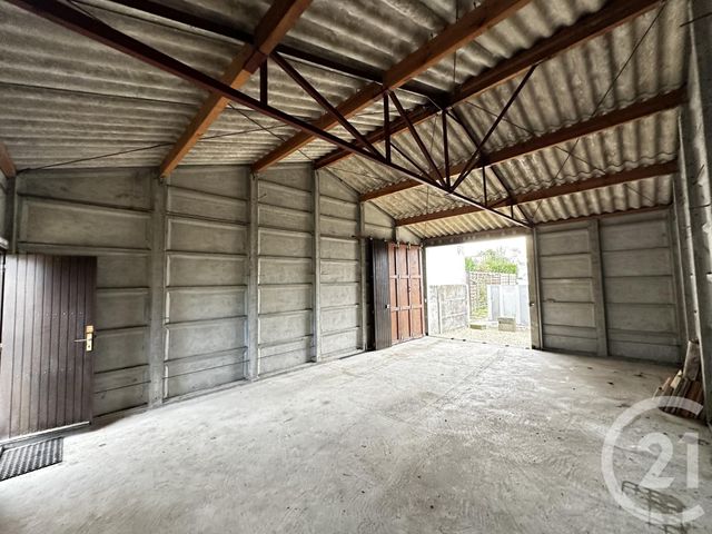 parking à louer - 86.0 m2 - FOURAS - 17 - POITOU-CHARENTES - Century 21 Aunis Immo